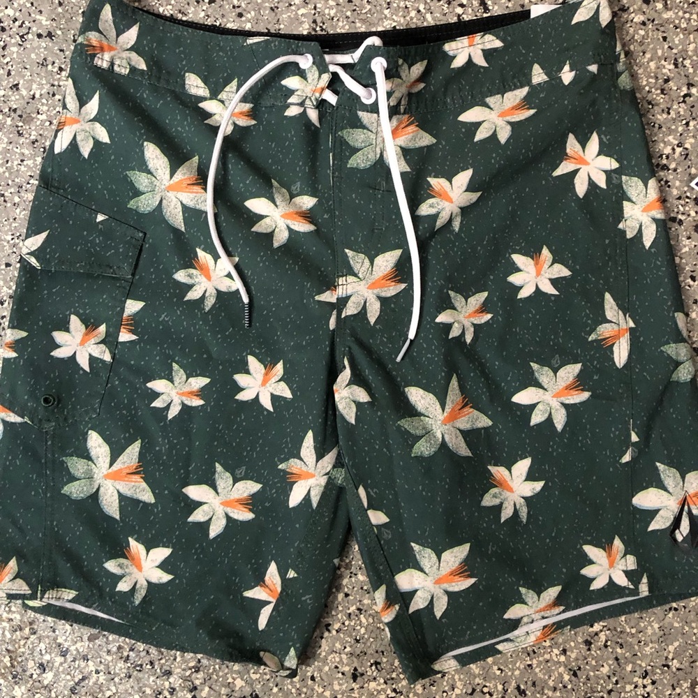 Volcom Men’s Dark Green Swim Board Shorts with White & Orange Accents size 31